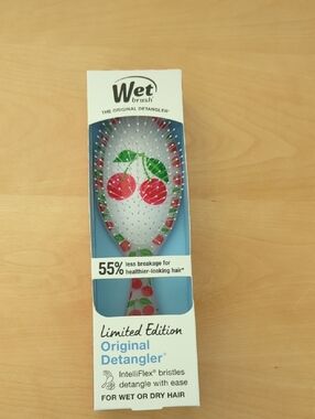 Wet Brush Limited Edition Cherry Original Detangler brand new